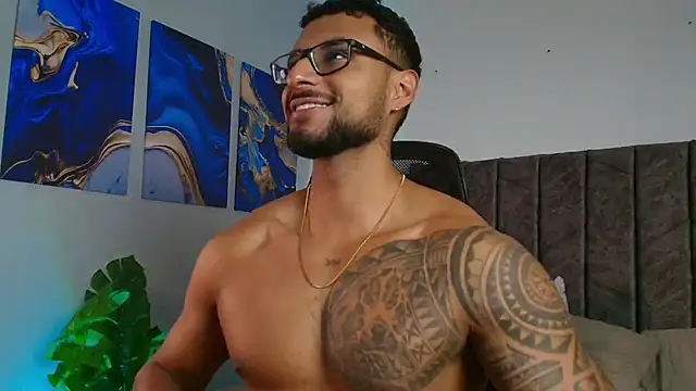 LiamGarcia1 online show from September 2025 01:57:02 PM