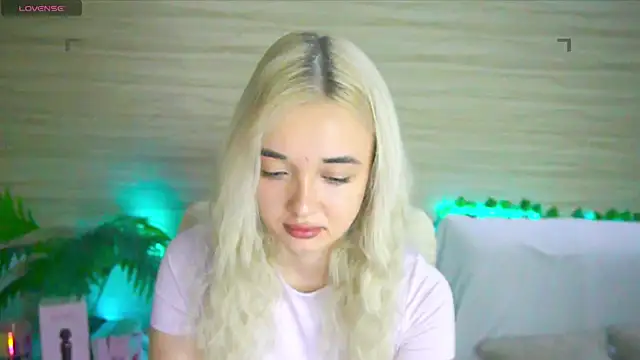 Ashley S online show from September 2025 10:32:01 PM