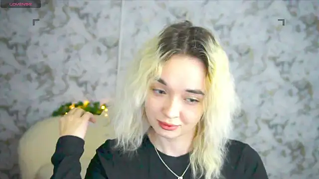 Snapshot of Ashley_S chatting on April 2026 10:12:02 PM Ashley S online show from April 2026 10:12:02 PM