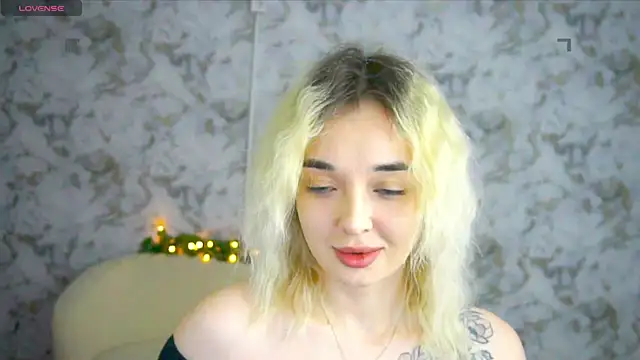 Snapshot of Ashley_S chatting on May 2026 10:37:01 PM Ashley S online show from May 2026 10:37:01 PM