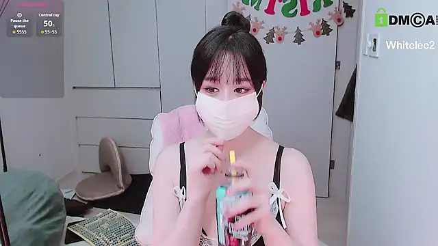 Snapshot of whitelee2 chatting on January 2026 12:32:01 PM whitelee2 online show from January 2026 12:32:01 PM