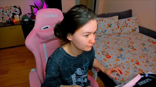 Snapshot of ameli_moon chatting on October 2025 03:24:01 PM ameli moon online show from October 2025 03:24:01 PM