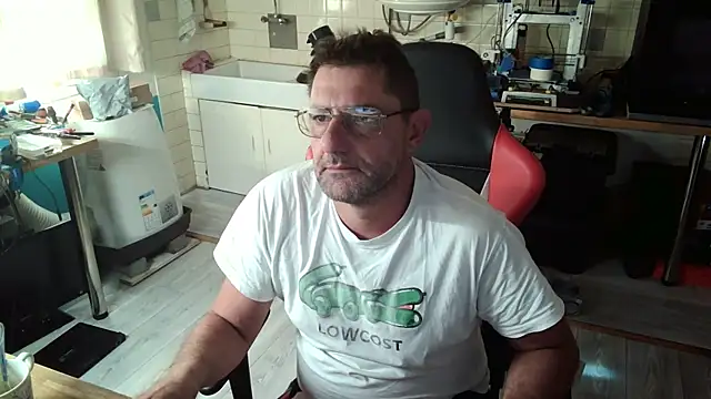 Snapshot of snork80 chatting on October 2025 08:24:02 AM snork80 online show from October 2025 08:24:02 AM