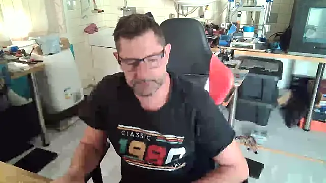 Snapshot of snork80 chatting on October 2025 08:24:01 AM snork80 online show from October 2025 08:24:01 AM