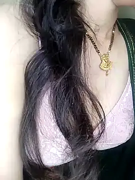 Snapshot of Fair-magic-woman chatting on February 2025 07:46:01 PM Fair-magic-woman online show from February 2025 07:46:01 PM