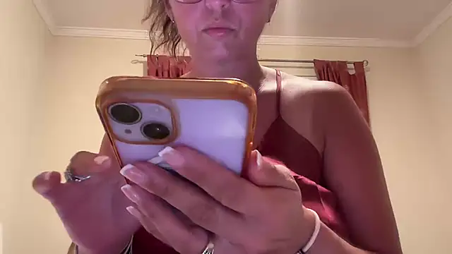 Snapshot of Serena_4you chatting on July 2026 10:12:02 PM Serena 4you online show from July 2026 10:12:02 PM