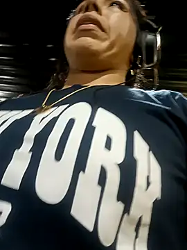 Karenn12 online show from November 2025 02:34:02 AM