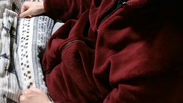 Snapshot of cinnabar_red chatting on April 2026 02:06:01 AM cinnabar red online show from April 2026 02:06:01 AM