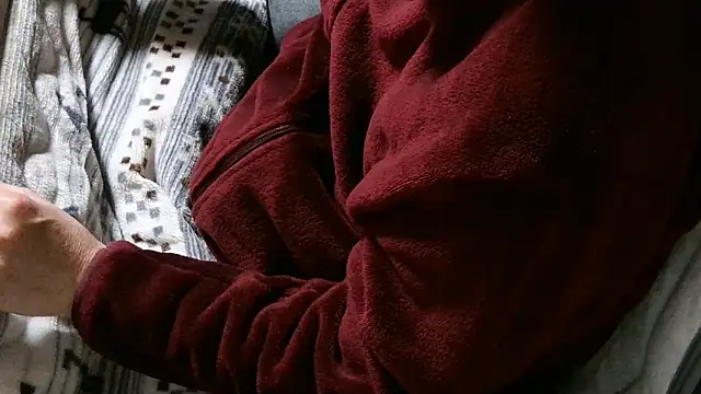 Snapshot of cinnabar_red chatting on April 2026 05:07:02 PM cinnabar red online show from April 2026 05:07:02 PM