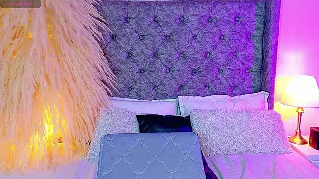 Snapshot of astridjonness chatting on October 2025 02:11:02 AM astridjonness online show from October 2025 02:11:02 AM