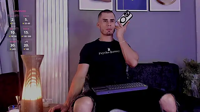Snapshot of thomas_eliotts chatting on June 2026 07:49:02 PM thomas eliotts online show from June 2026 07:49:02 PM