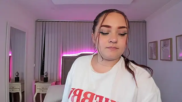 Valentina Se online show from February 2025 09:36:01 AM