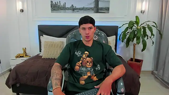 Damian23   online show from November 2025 12:49:01 PM