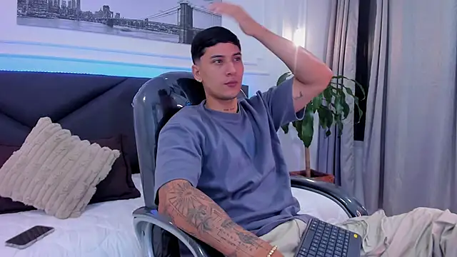 Damian23   online show from December 2025 10:44:02 AM