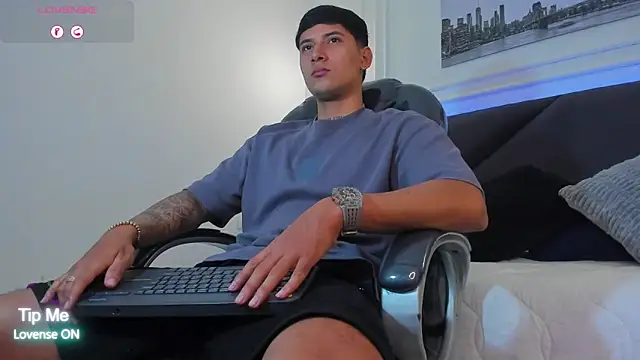 Snapshot of Damian23__ chatting on February 2026 11:27:01 AM Damian23 online show from February 2026 11:27:01 AM