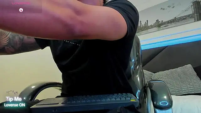 Snapshot of Damian23__ chatting on February 2026 10:58:01 AM Damian23 online show from February 2026 10:58:01 AM