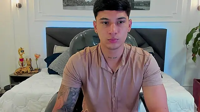 Snapshot of Damian23__ chatting on February 2026 01:18:01 PM Damian23 online show from February 2026 01:18:01 PM