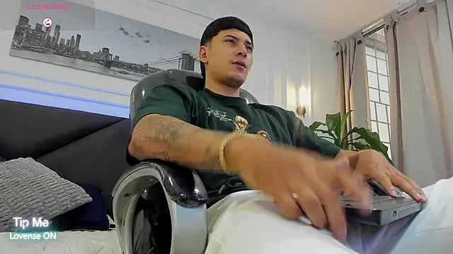 Snapshot of Damian23__ chatting on February 2026 12:23:01 PM Damian23 online show from February 2026 12:23:01 PM