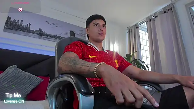 Snapshot of Damian23__ chatting on March 2026 01:17:02 PM Damian23 online show from March 2026 01:17:02 PM