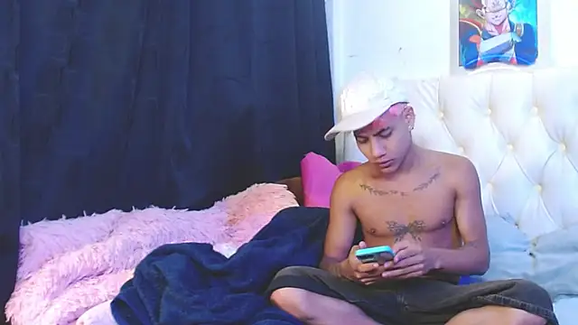 Sexys Boys Hot1 online show from January 2025 05:24:01 AM