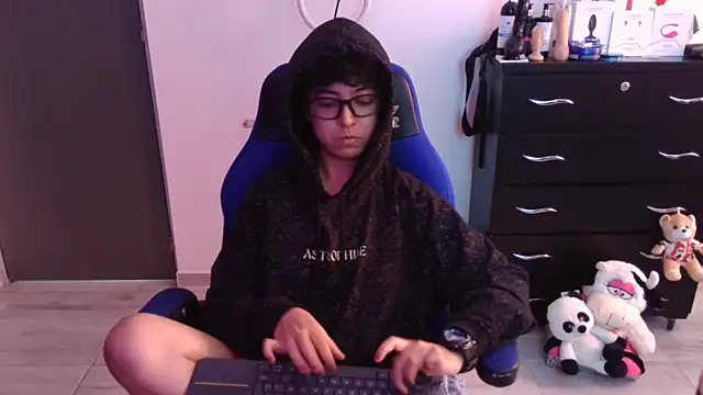 Snapshot of thomascooper7 chatting on January 2026 07:17:01 PM thomascooper7 online show from January 2026 07:17:01 PM