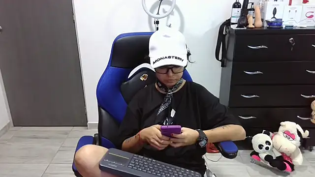 Snapshot of thomascooper7 chatting on February 2026 02:50:02 AM thomascooper7 online show from February 2026 02:50:02 AM