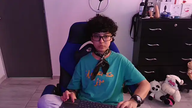 Snapshot of thomascooper7 chatting on February 2026 06:33:02 PM thomascooper7 online show from February 2026 06:33:02 PM