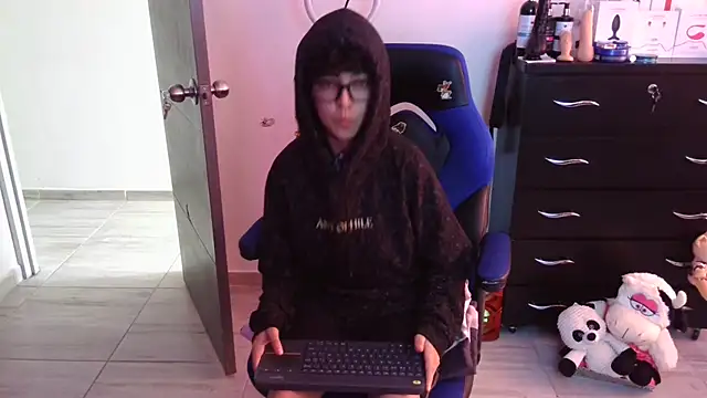 Snapshot of thomascooper7 chatting on February 2026 07:51:02 PM thomascooper7 online show from February 2026 07:51:02 PM