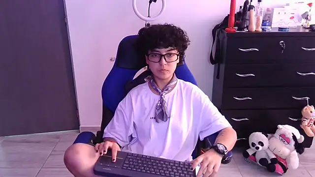 Snapshot of thomascooper7 chatting on March 2026 07:10:02 PM thomascooper7 online show from March 2026 07:10:02 PM