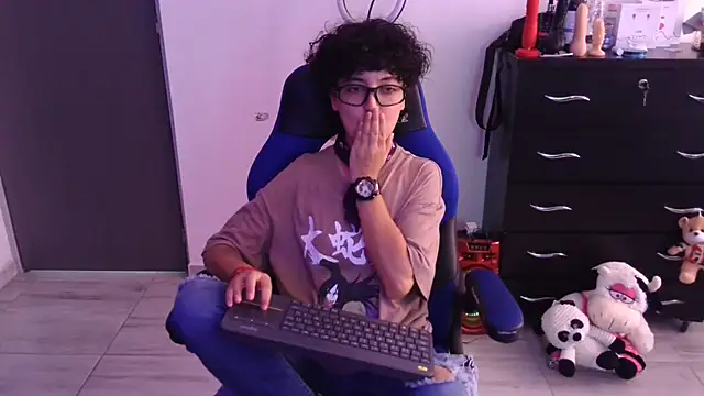 thomascooper7 online show from March 2026 06:25:02 PM