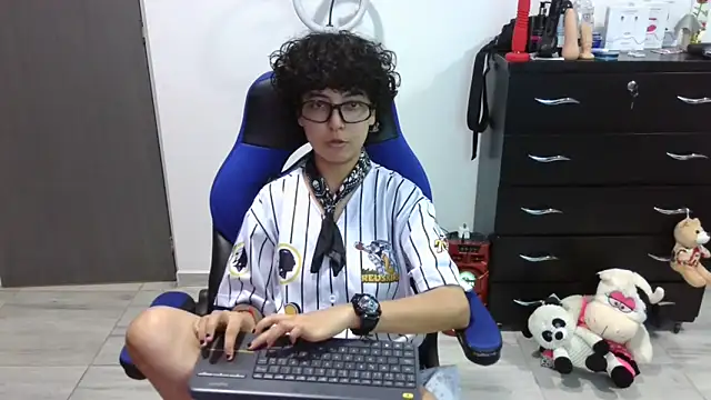 thomascooper7 online show from March 2026 07:41:02 PM