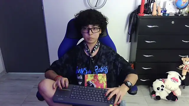 thomascooper7 online show from April 2026 08:29:01 PM