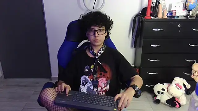 thomascooper7 online show from April 2026 06:45:02 PM