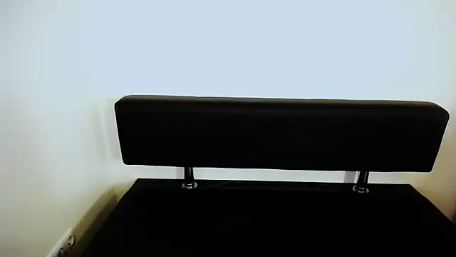 LaimaV  online show from October 2025 03:01:01 PM