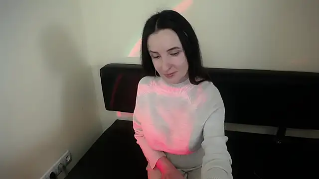 LaimaV  online show from December 2025 01:42:01 PM