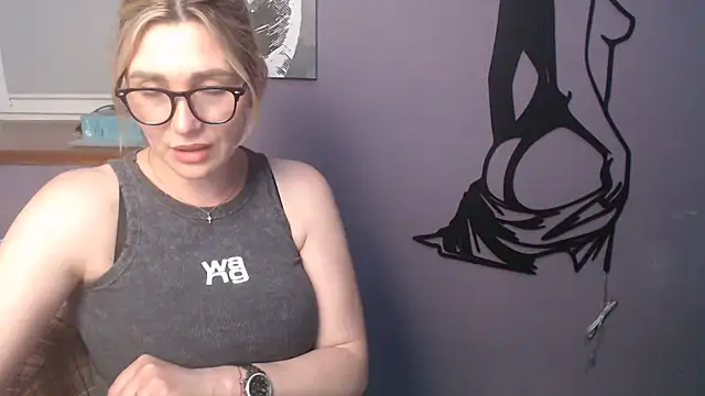  sexy lady online show from June 2026 02:33:01 PM