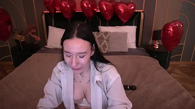 Snapshot of NikkiGoldSide chatting on February 2026 12:37:02 AM NikkiGoldSide online show from February 2026 12:37:02 AM