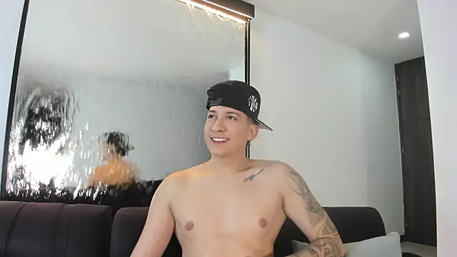 Snapshot of emmanuel_scor chatting on October 2025 12:08:01 AM emmanuel scor online show from October 2025 12:08:01 AM