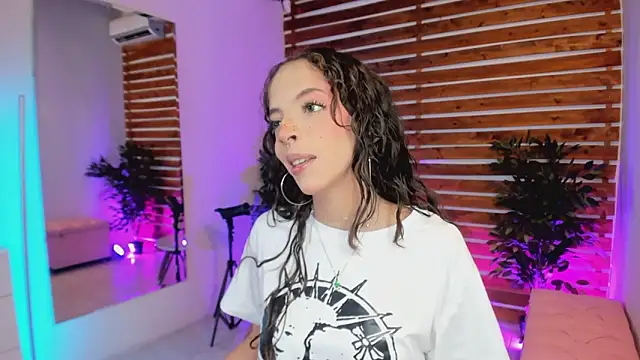 Sapphire Venuss online show from February 2026 12:25:02 AM