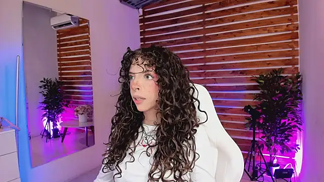 Sapphire Venuss online show from April 2026 01:39:01 AM