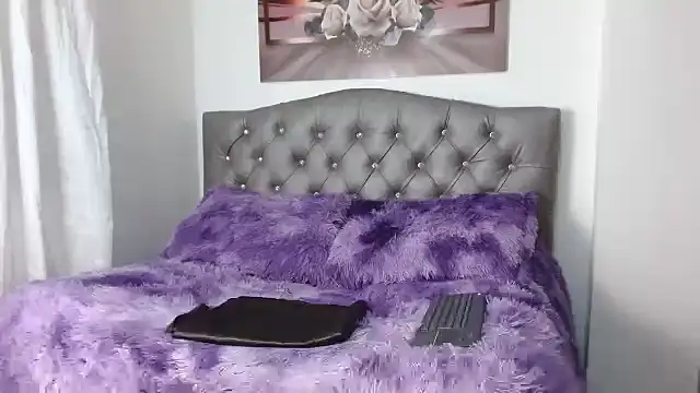 lily f00x online show from February 2025 12:48:01 PM