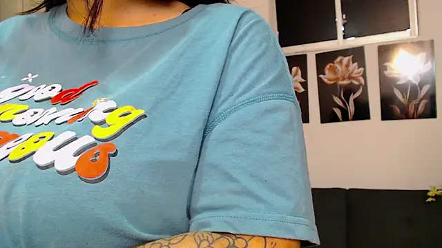 lily f00x online show from February 2026 12:35:01 PM