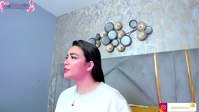 KimDevinne online show from November 2025 02:45:02 AM