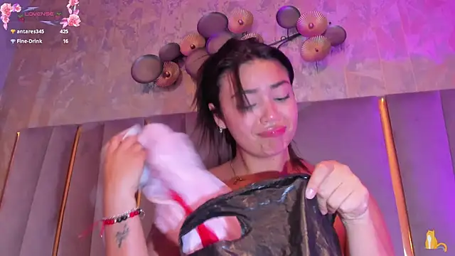 KimDevinne online show from April 2026 06:19:01 AM