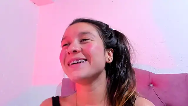 Snapshot of teffy_lee chatting on February 2025 11:56:02 PM teffy lee online show from February 2025 11:56:02 PM