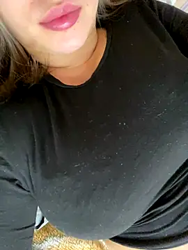 Snapshot of 69Laura696 chatting on December 2024 09:35:01 AM 69Laura696 online show from December 2024 09:35:01 AM