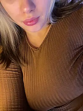 Snapshot of 69Laura696 chatting on December 2024 09:39:02 AM 69Laura696 online show from December 2024 09:39:02 AM