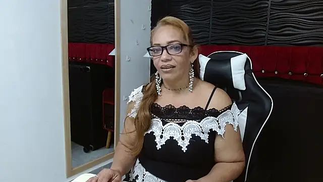 Snapshot of PervertedMature chatting on March 2025 02:41:01 AM PervertedMature online show from March 2025 02:41:01 AM