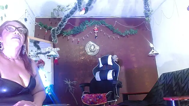 Snapshot of PervertedMature chatting on November 2025 09:09:01 AM PervertedMature online show from November 2025 09:09:01 AM