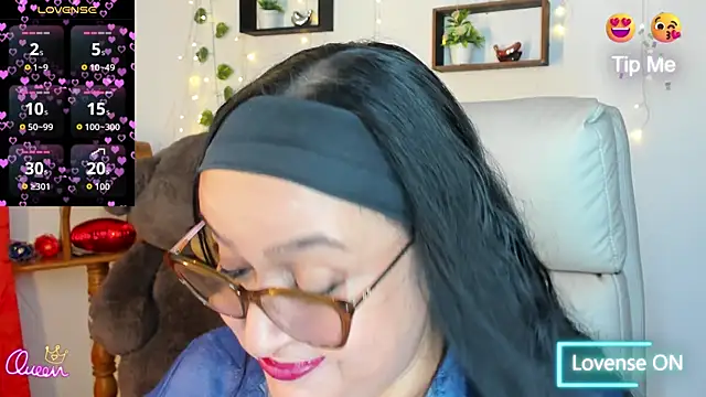 Gia Nahomi online show from April 2026 10:22:01 PM